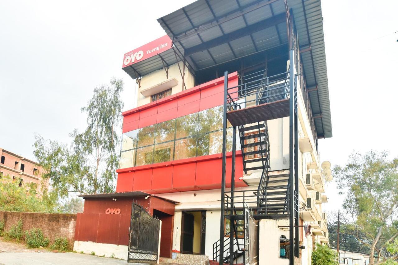 OYO 24063 Yuvraj Inn Rājpur Extérieur photo